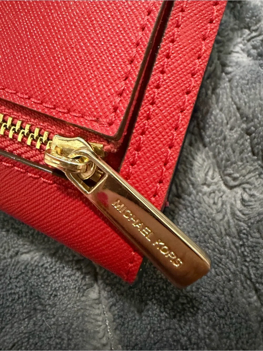 Michael Kors Jet Set Travel trifold wallet in Red MUST SEE